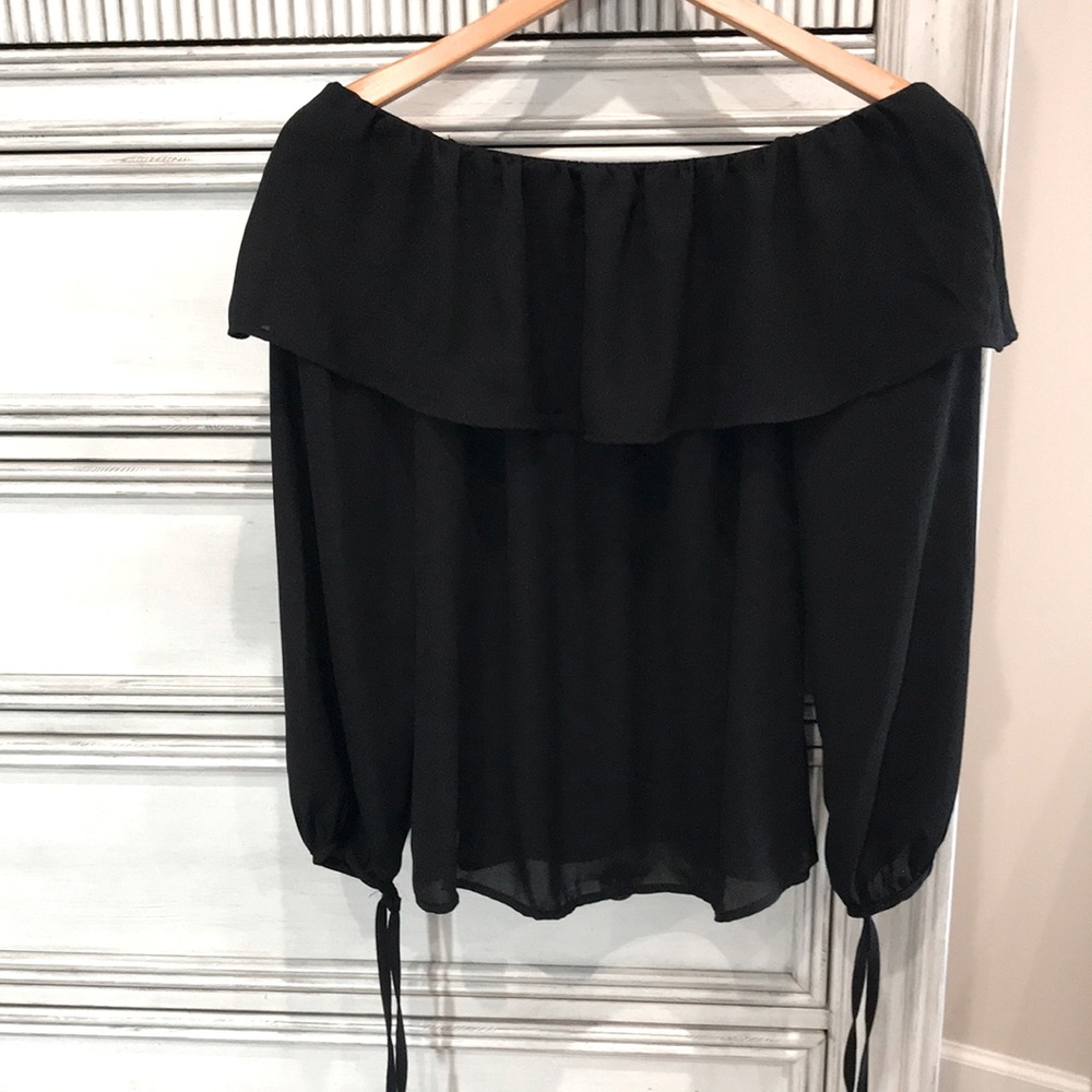 Black off the shoulder blouse Size M